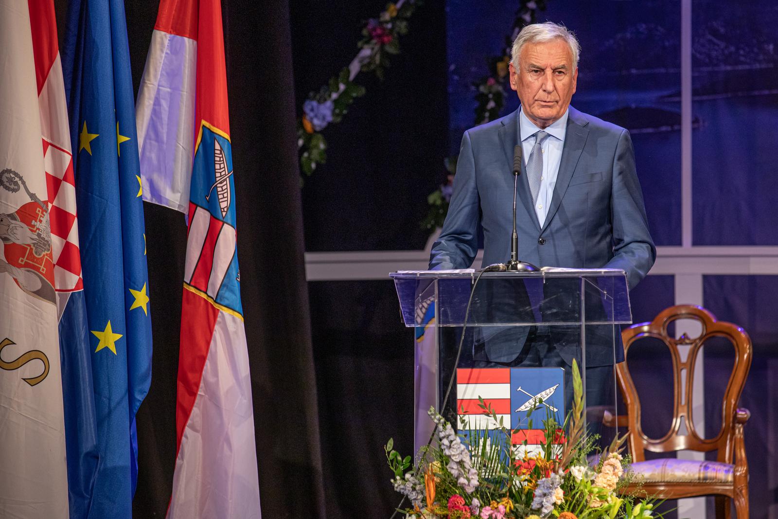 11.05.2022., Kazaliste Marina Drzica, Dubrovnik - Svecana sjednica Skupstine Dubrovacko-neretvanske zupanije uoci Dana zupanije i blagdana svetog Leopolda Mandica.
   Photo: Grgo Jelavic/PIXSELL