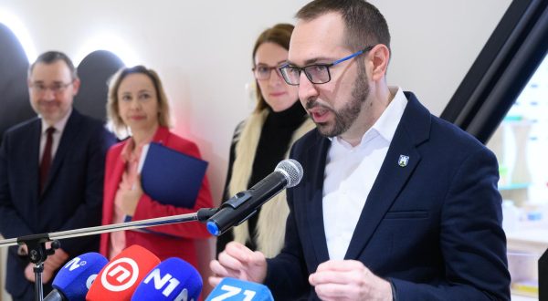 11.12.2023., Odranski Obrez, Zagreb - Gradonacelnik Grada Zagreba Tomislav Tomasevic  i zamjenici gradonacelnika Danijela Dolenec i Luka Korlaet otvorili su novi djecji vrtic u Odranskom Obrezu. Ovaj vrtic djelovat ce kao podrucni objekt Djecjeg vrtica Botinec , kapaciteta oko 50 djece u tri odgojne skupine. Tomislav Tomasevic.
 Photo: Davor Puklavec/PIXSELL