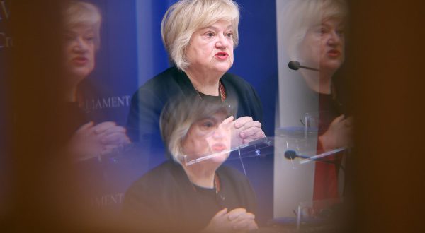 11.12.2023., Zagreb - Na konferenciji za medije odrzanoj u Saboru o temi „Propusti Ministarstva i Zavoda za javno zdravstvo u sprjecavanju epidemije hripavca“ govorila je Anka Mrak Taritas.
 Photo: Patrik Macek/PIXSELL