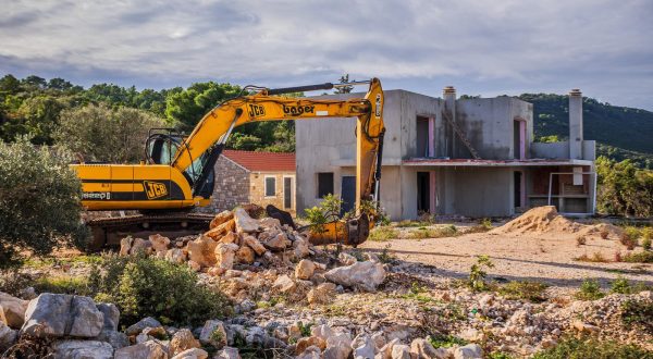 11.12.2023., Zastrazisce Otok Hvar, Bespravno sagradjena Vila Frane Barbarica bivseg sefa HEP-a. Photo: Zvonimir Barisin/PIXSELL