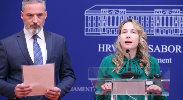 12.12.2023., Zagreb - Na konferenciji za medije Kluba zastupnika Mosta odrzanoj u Saboru o temi "Zdravlje zena - niti na papiru" govorili su Marija Selak Raspudic i Ivan Bekavac.
 Photo: Patrik Macek/PIXSELL