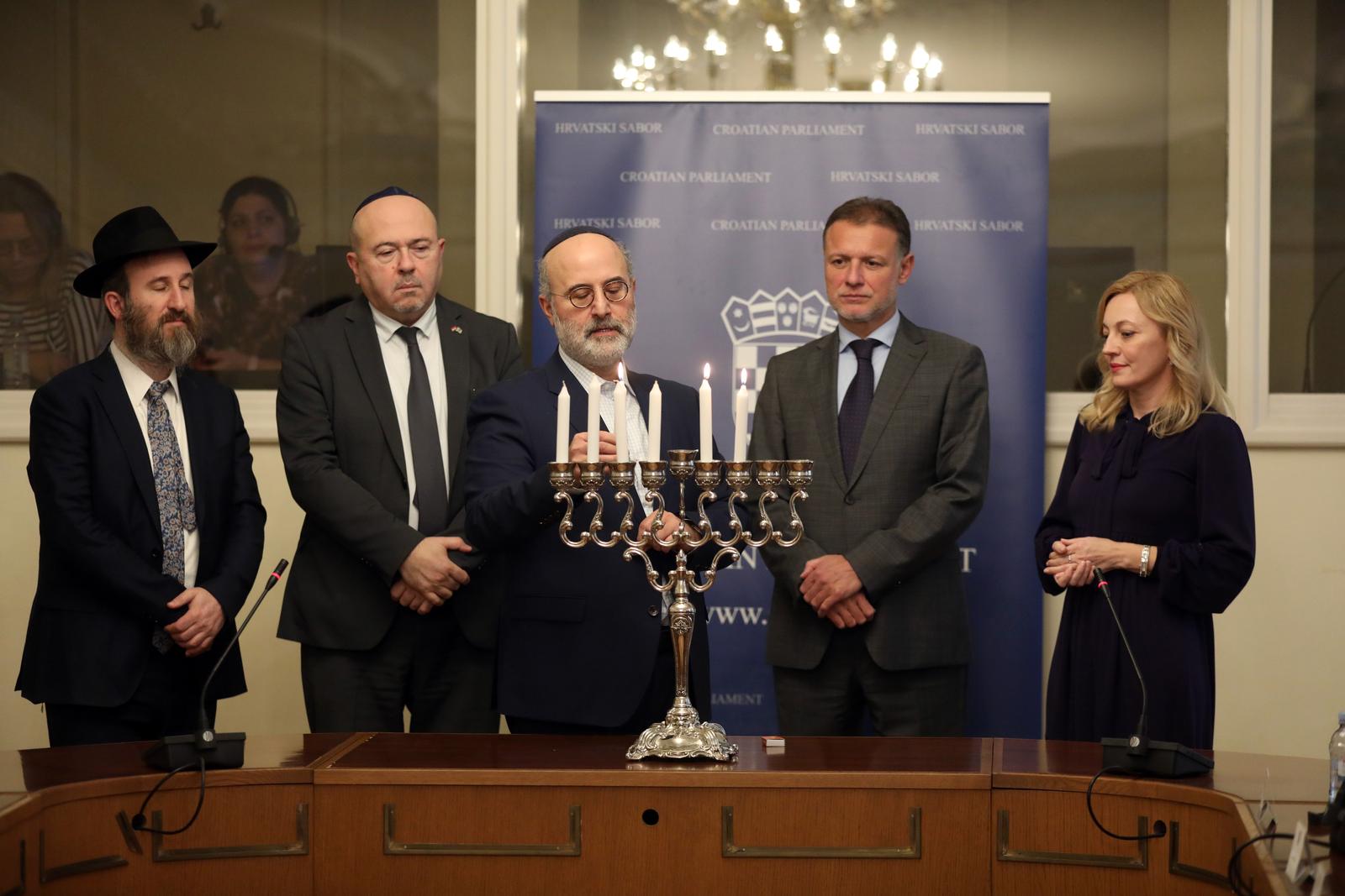 12.12.2023., Zagreb -  Predsjednik Hrvatskoga sabora Gordan Jandroković sudjeluje u ceremoniji paljenja svjećice na hanukiji povodom židovskog blagdana svjetla – Hanuke koja će se održati u organizaciji voditeljice Međuparlamentarne skupine prijateljstva Hrvatska-Izrael Marijane Petir u Hrvatskom saboru.  Photo: Zeljko Hladika/PIXSELL