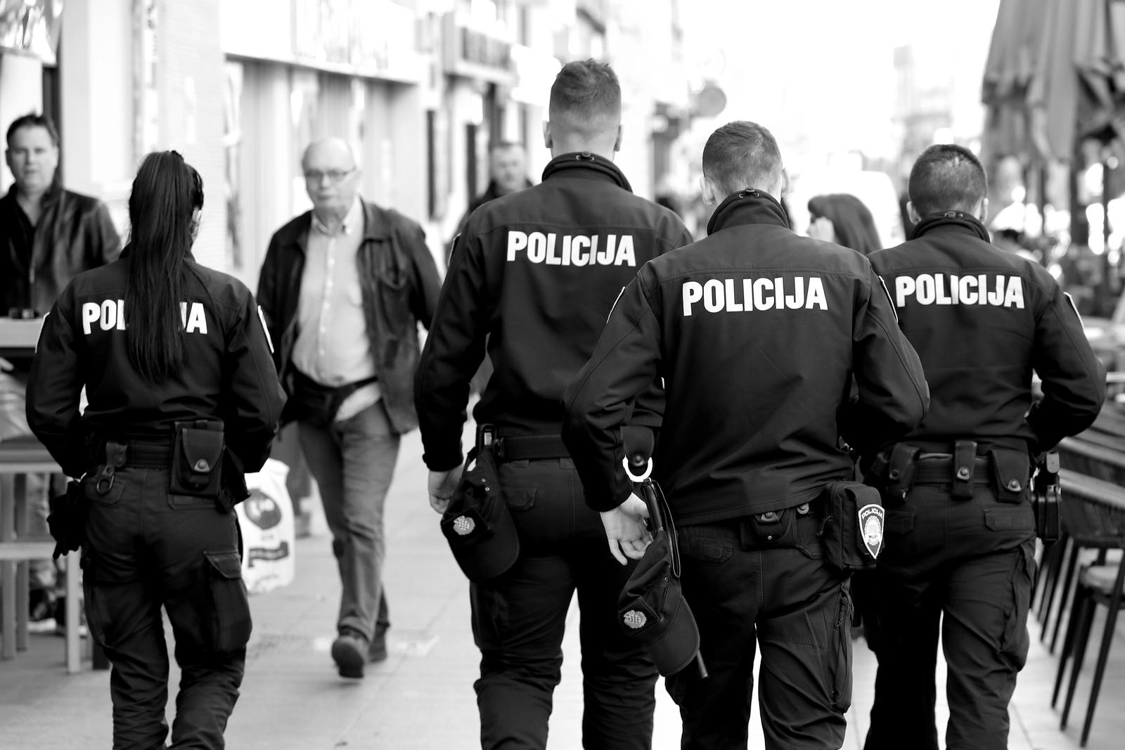 13.04.2022., Zagreb - Policajci u ophodnji. Photo: Patrik Macek/PIXSELL