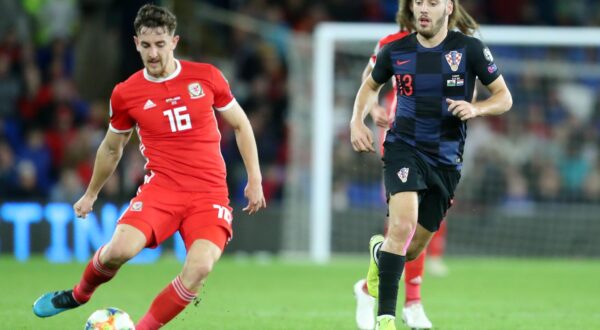 13.10.2019., stadion Cardiff City, Cardiff, Wales - Kvalifikacije za Europsko prvenstvo, skupina E, 7. kolo, Wales - Hrvatska. Tom Lockyer, Nikola Vlasic Photo: Sanjin Strukic/PIXSELL