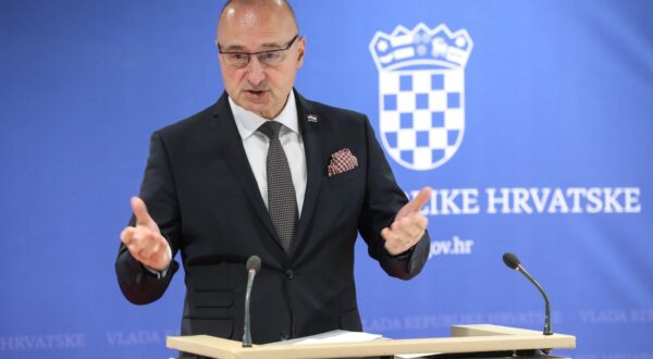 13.12.2023.,Zagreb, pod predsjedanjem premijera Andreja Plenkovica odrzana 271. sjednica Vlade RH. Nakon sjednice Vlade RH izajavu za medije dao je ministar Gordan Grlic Radman
Photo: Robert Anic/PIXSELL      Photo: Robert Anic/PIXSELL