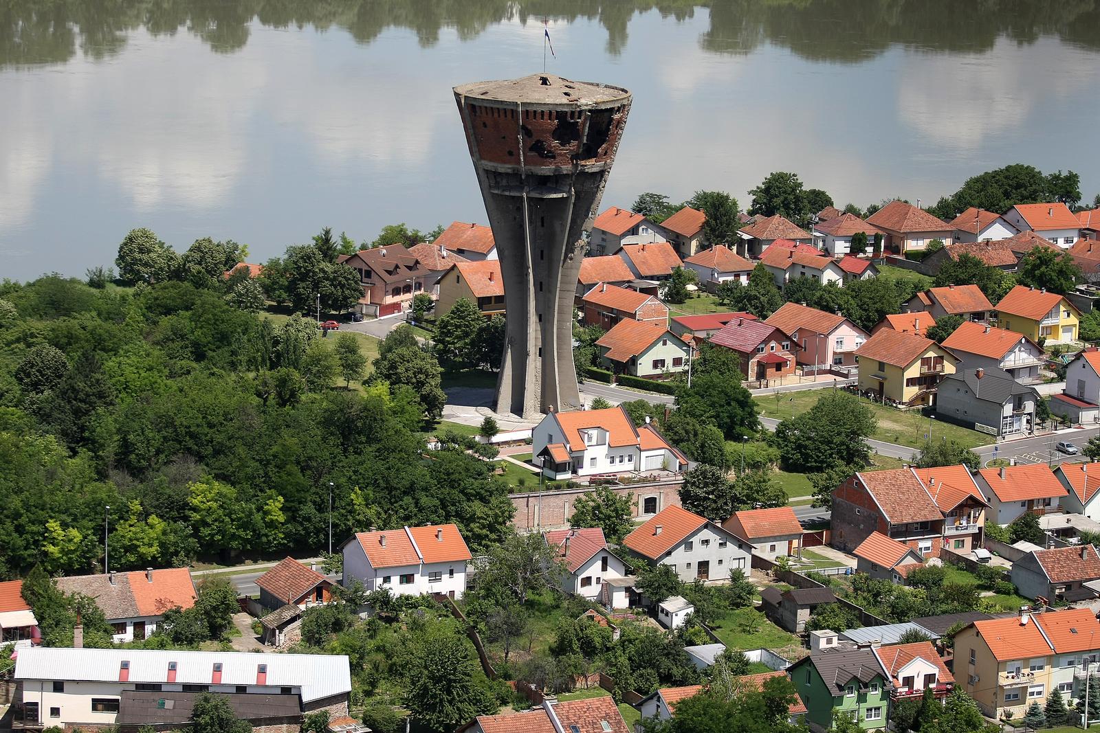 14.06.2013., Vukovar - Panoramski pogled na Dunav i poplavljene objekte uz obalu. Dunav se zbog velikog vodenog vala izlio iz korita te je dosegnuo 772 centimetra u Batini. Photo: Davor Javorovic/PIXSELL