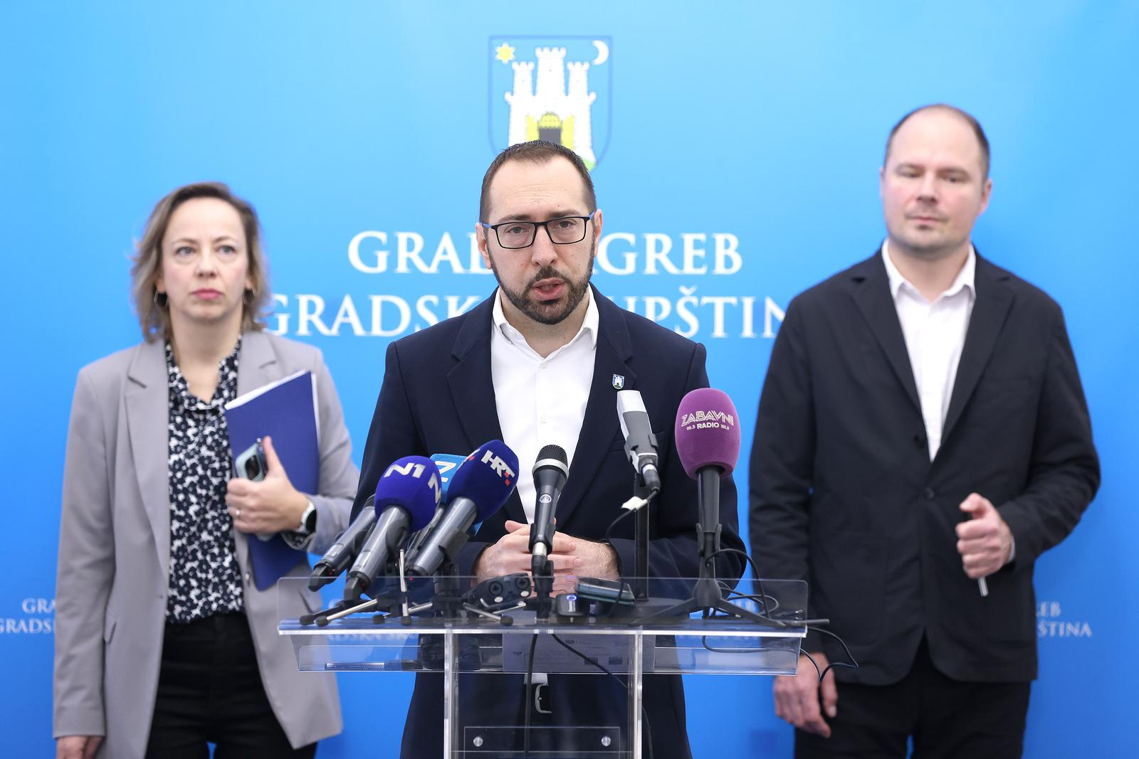 14.12.2023., Zagreb - Na konferenciji za medije  odrzanoj nakomn zavrsetka sjednice gradske skupstine gradonacelnik Tomislav Tomasevic hvalio se novim proracunom, ali i optuzio HDZ i Vladu za opstrukciju.
 Photo: Patrik Macek/PIXSELL
