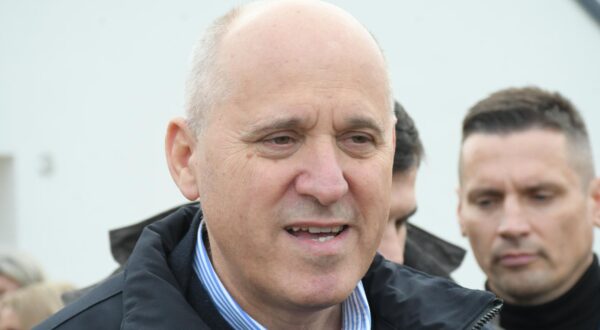 14.12.2023., Petrinja - Ministar Branko Bacic obisao je gradiliste zamjenske kuce za obitelji cije su nekretnine stradale u potresu. Photo: Nikola Cutuk/PIXSELL