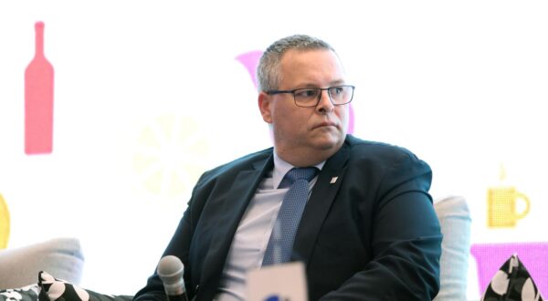 15.11.2021.,Sibenik-Direktor Hrvatske turisticke zajednice Kristjan Stanicic  je, zajedno s predstavnicima ugostitelja, Ministarstva turizma i sporta, Ministarstva poljoprivrede, Instituta za turizam te Hrvatske poljoprivredne komore sudjelovao na panel raspravi „Gastronomija – pokretac domace proizvodnje, promotor destinacije“.Uz direktora nazocili su Sandra Herman,Tugomir Majdak,Neven Ivandic,Radoslav Bobanovic i Vladimir Dedic.
 Photo: Dusko Jaramaz/PIXSELL