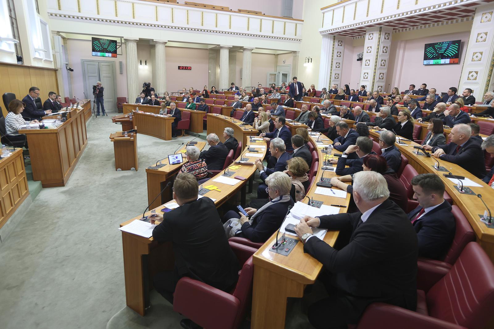 15.12.2023., Zagreb - Zastupnici su glasovanjem zavrsili 19. sjednicu, ali ih, prema najavama, iduci tjedan ocekuje izvanredna sjednica na kojoj ce biti izabran novi ministar gospodarstva.
 Photo: Patrik Macek/PIXSELL