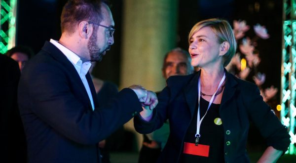16.05.2021., Zagreb - Izborni stozer kandidata koalicije Mozemo! - Zagreb je NAS! - Zelena alternativa ORaH - Nova ljevica - Za Grad! za gradonacelnika Zagreba Tomislava Tomasevica u Muzeju suvremene umjetnosti. Tomislav Tomasevic, Sandra Bencic. rPhoto: Sanjin Strukic/PIXSELL