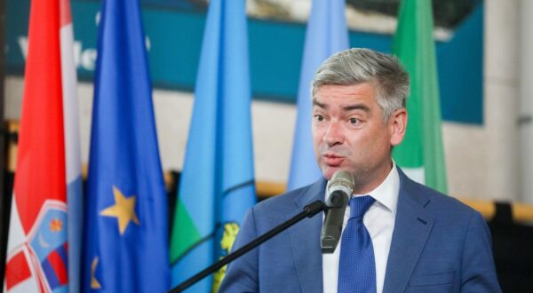 16.06.2023..,Bale -
Europski sajam modularnih i montaznih kuca. Predsjednik Vlade Andrej Plenkovic sudjelovao je na Konferenciji "Izazovi zelene tranzicije 2023". Boris MIletic ( Istarski zupan). Photo: Srecko Niketic/PIXSELL