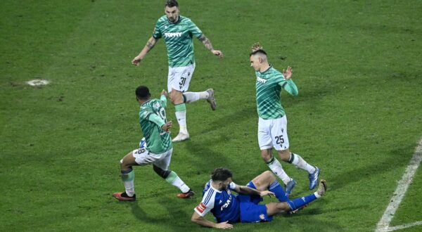 17.12.2023., stadion Maksimir, Zagreb - SuperSport HNL, 19. kolo, GNK Dinamo - HNK Hajduk. Zvonimir Sarlija, Vadis Odjidja-Ofoe, Filip Uremovic, Bruno Petkovic. Photo: Marko Lukunic/PIXSELL