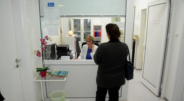 Bjelovar: Dvije ginekološke ambulante dobile suvremene ultrazvuke vrijedne 400.000 kuna  18.03.2019., Bjelovar - Ginekoloske ambulante Brune Zadre i Alena Selovica opremljene su novim modernim ginekoloskim ultrazvucima putem europskog projekta 'Za zdravlje Bjelovarsko-bilogorske zupanije', a uredjaji su vrijedni 400.000 kuna. Spomenute ambulante žobisao je zpan Damir Bajs. rPhoto:Damir Spehar/PIXSELL