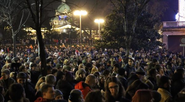 18, December, 2023, Belgrade - In front of the headquarters of the Republic Election Commission in Kralja Milan Street, a protest organized by the coalition "Serbia against violence" is underway due to the "stealing of the citizens' electoral will".  Photo: Katarina Drajic/ATAImages

18, decembar, 2023, Beograd - Ispred sedista Republicke izborne komisije u Ulici kralja Milana u toku je protest koji je organizovala koalicija "Srbija protiv nasilja" zbog "kradje izborne volje gradjana". Photo: Katarina Drajic/ATAImages Photo: Katarina Drajic/ATAImages/PIXSELL