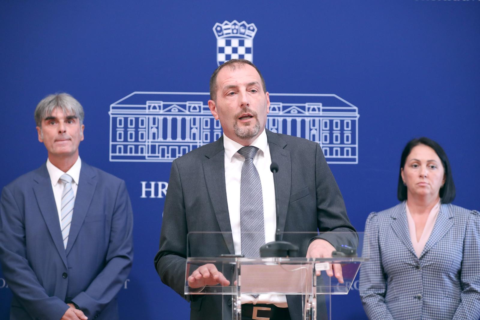 20.09.2023., Zagreb - Na konferenciji za medije IDS-a odrzanoj u Saboru o temi  „Zakon o izbornim jedinicama i porezni zakoni“ govorili su Dalibor Paus i Darijo Vasilic. Photo: Patrik Macek/PIXSELL