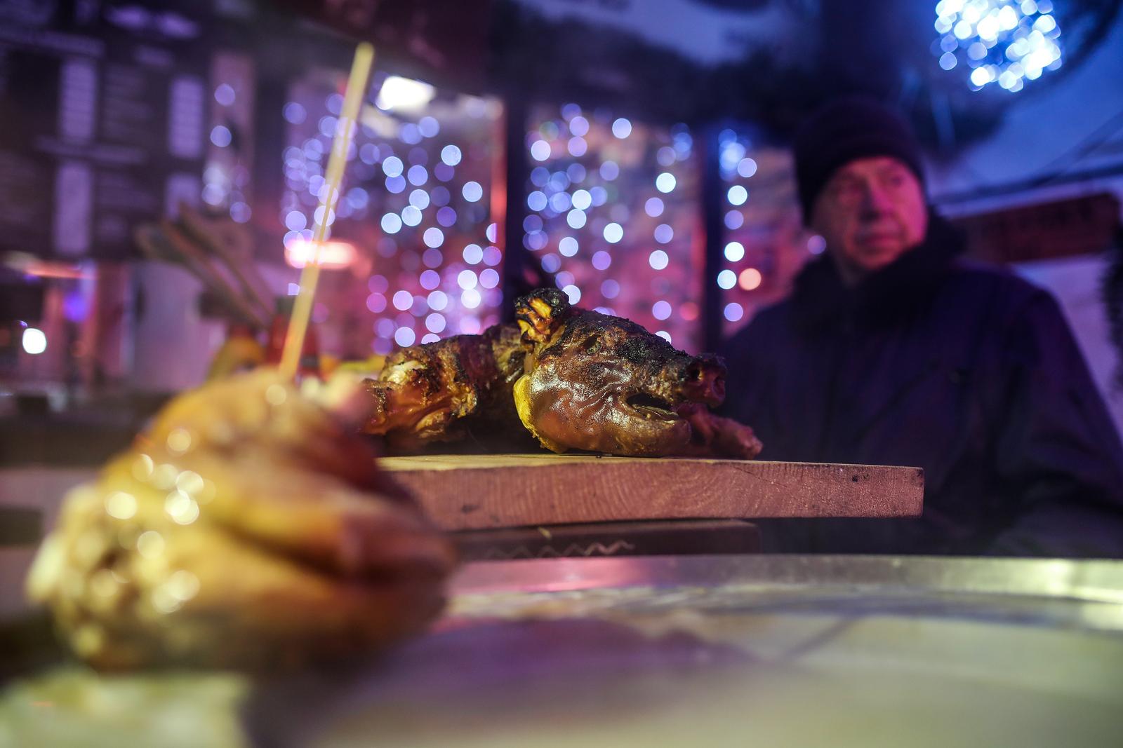 20.12.2022., Zagreb - U restoranu Brko & Brko u ponudi je i peceni odojak. Photo: Slavko Midzor/PIXSELL