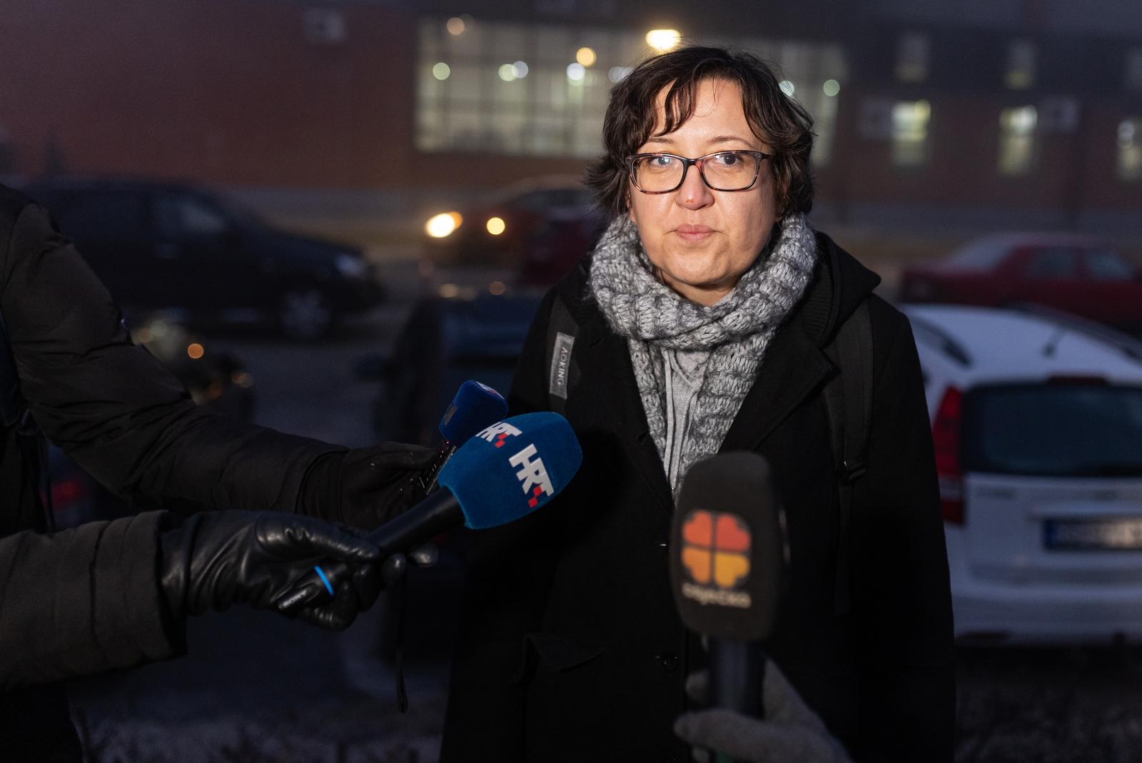 20.12.2023., Osijek - Tocno tri mjeseca nakon ubojstva Mihaele Berak u Osijeku, Udruga Adela je ispred zgrade Prve policijske postaje odrzala projekciju videa "Sigurnost i povjerenje". Maja Celing Celic Photo: Davor Javorovic/PIXSELL