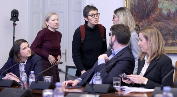 20.12.2023., Zagreb - U Saboru je pocela sjednica Odbora za informiranje, informatizaciju i medije na kojoj se raspravlja o izvjescu o oglasavanju usluga i aktivnosti javnih i drzavnih tijela te drzavnih tvrtki u medijskom prostoru za 2022. i 2023. godinu.
 Photo: Patrik Macek/PIXSELL