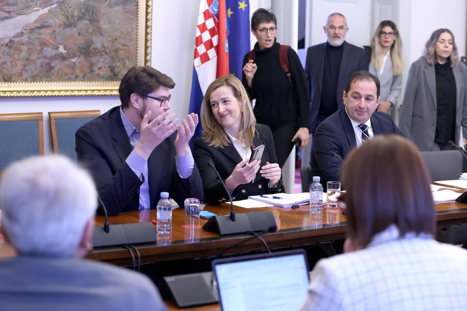20.12.2023., Zagreb - U Saboru je pocela sjednica Odbora za informiranje, informatizaciju i medije na kojoj se raspravlja o izvjescu o oglasavanju usluga i aktivnosti javnih i drzavnih tijela te drzavnih tvrtki u medijskom prostoru za 2022. i 2023. godinu.
 Photo: Patrik Macek/PIXSELL