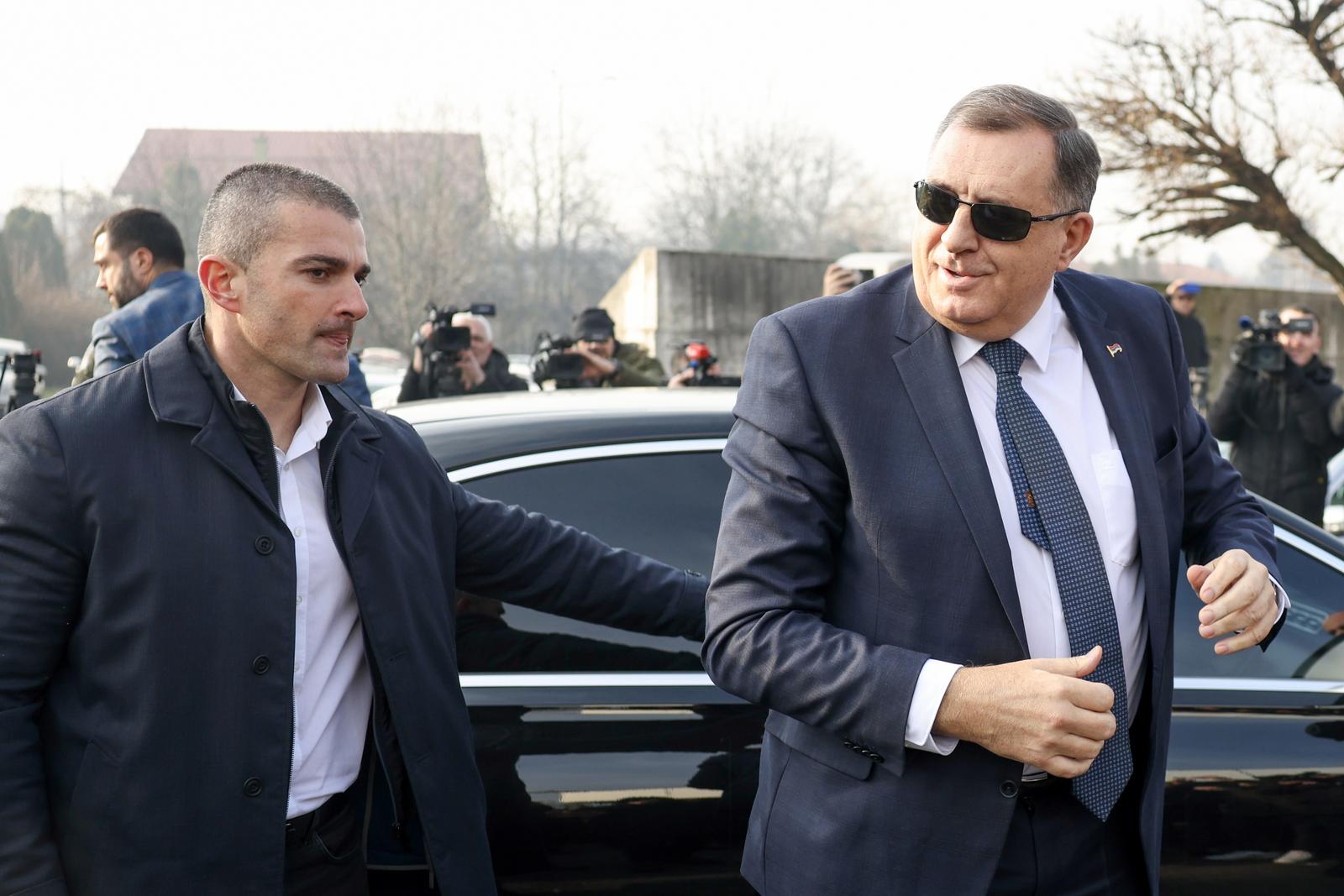 20.12.2023., Sarajevo, Bosna i Hercegovina - Milorad Dodik zajedno sa svojim pristalicama stigao je na novo rociste u zgradu Suda BiH. Photo: Armin Durgut/PIXSELL