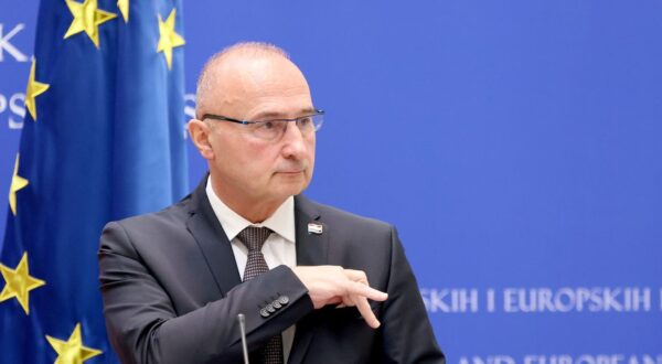 21.12.2023., Zagreb - Ministar vanjskih i europskih poslova Gordan Grlic Radman u Vladi RH sastao se danas s ministrom vanjskih poslova Crne Gore Filipom Ivanovicem. 
Nakon sastanka ministri su dali izjave za medije. Photo: Patrik Macek/PIXSELL