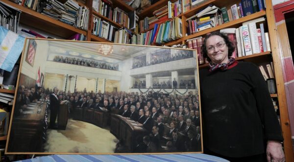 23.02.2015., Zagreb - Jadranka Fatur, autorica slike Bozicni Ustav koja krasi Hrvatski sabor. "nPhoto: Tomislav Miletic/PIXSELL