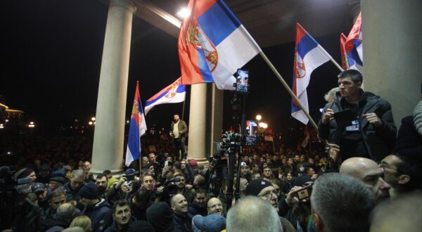 24, December, 2023, Belgrade -  TSupporters of the coalition "Serbia against violence" (SPN), who started the protest in front of the Republican Electoral Commission, have formed a ring around the building of the Belgrade City Assembly and are trying to get inside.    

24, decembar, 2023, Beograd - Pristalice koalicije "Srbija protiv nasilja" (SPN) koje su zapocele protest ispred Republicke izborne komisije su napoziv predstavnika koalicije napravili prsten oko zgrade Skupstine grada Beograda i pokusavaju da udju unutra.     Photo: Milos Tesic/ATAImages/PIXSELL