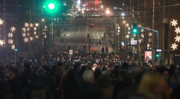 26, December, 2023, Belgrade -  Supporters of the coalition "Serbia against violence" gathered for the ninth time in front of the building of the Republic Election Commission.    

26, decembar, 2023, Beograd - Pristalice koalicije "Srbija protiv nasilja" okupile su deveti put ispred zgrade Republicke izborne komisije.     Photo: Milos Tesic/ATAImages/PIXSELL