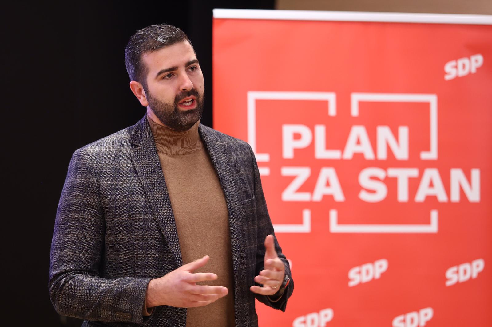 28.03.2023., Split - Predstavljanje SDP-ove politike stanovanja 'Plan za stan'.
Davor Matijevic Photo: Miroslav Lelas/PIXSELL