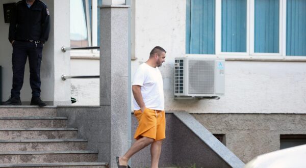 28.09.2023., Ljubuski, Bosna i Hercegovina - Opcinski sud u Ljubuskom odredio je bivsem rukometnom reprezentativcu Denisu Bunticu da se mora se svakodnevno javljati u policiju i da ne smije svojoj supruzi prilaziti na manje od 100 metara. Supruga Klara Buntic prijavila ga je prosli petak za obiteljsko nasilje, a tvrdi da ju je fizicki zlostavljao i ranije. Photo: Ivana Ivanovic/PIXSELL