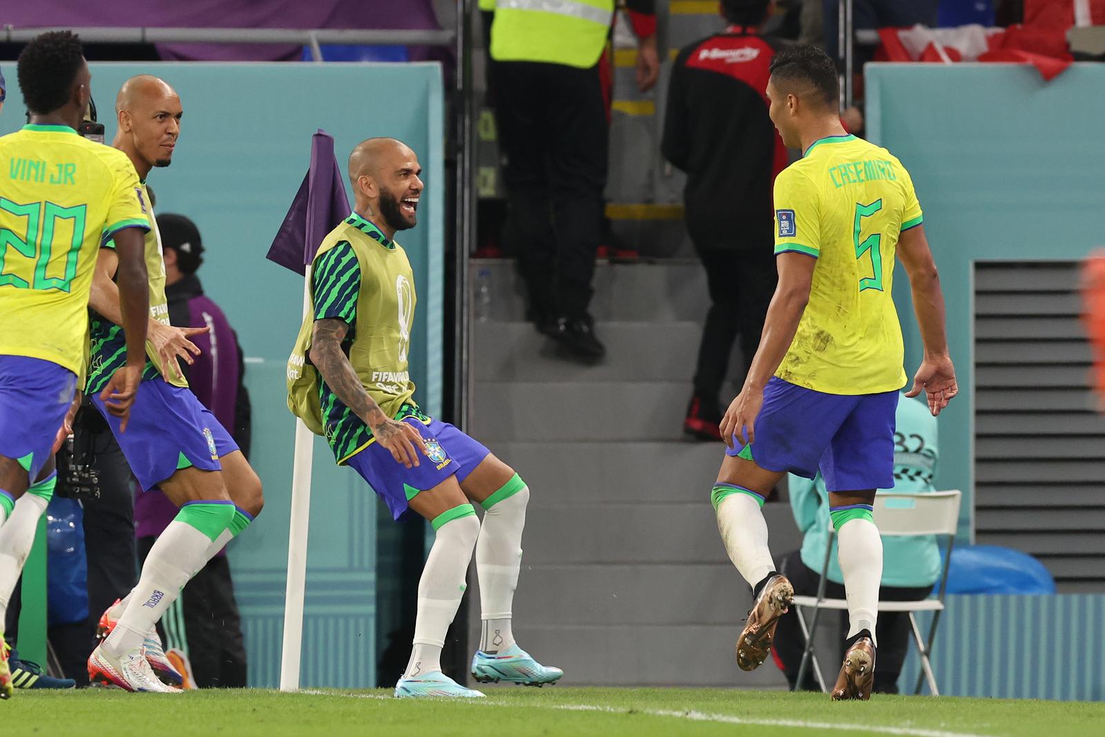 27.11.2022., Stadion 974, Katar - FIFA Svjetsko prvenstvo, skupina G, 2. kolo, Brazil - Svicarska. Carlos Casemiro, Dani Alves, Fabinho Photo: Goran Stanzl/PIXSELL