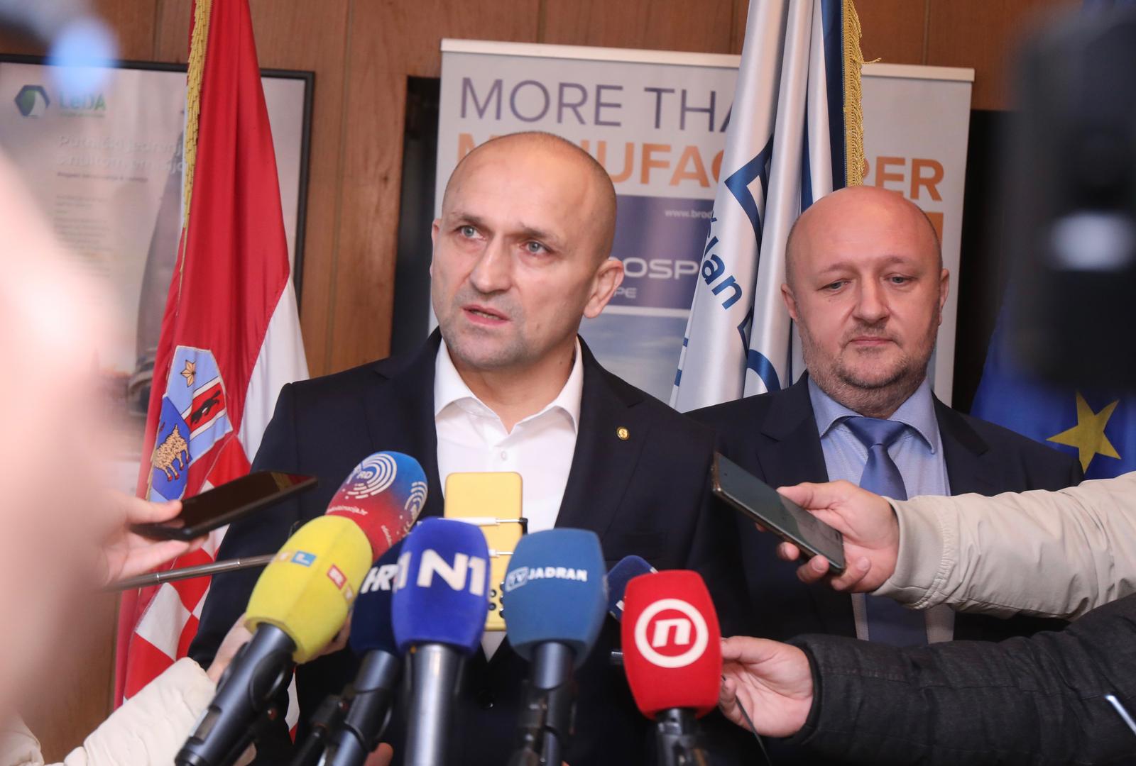 28.11.2023.,Split - Potpredsjednik Vlade i ministar obrane Ivan Anusic sastao se s predsjednikom Uprave Brodosplita d.d. Tomislavom Debeljakom nakon cega su dali izjave za medije. Photo: Ivo Cagalj/PIXSELL