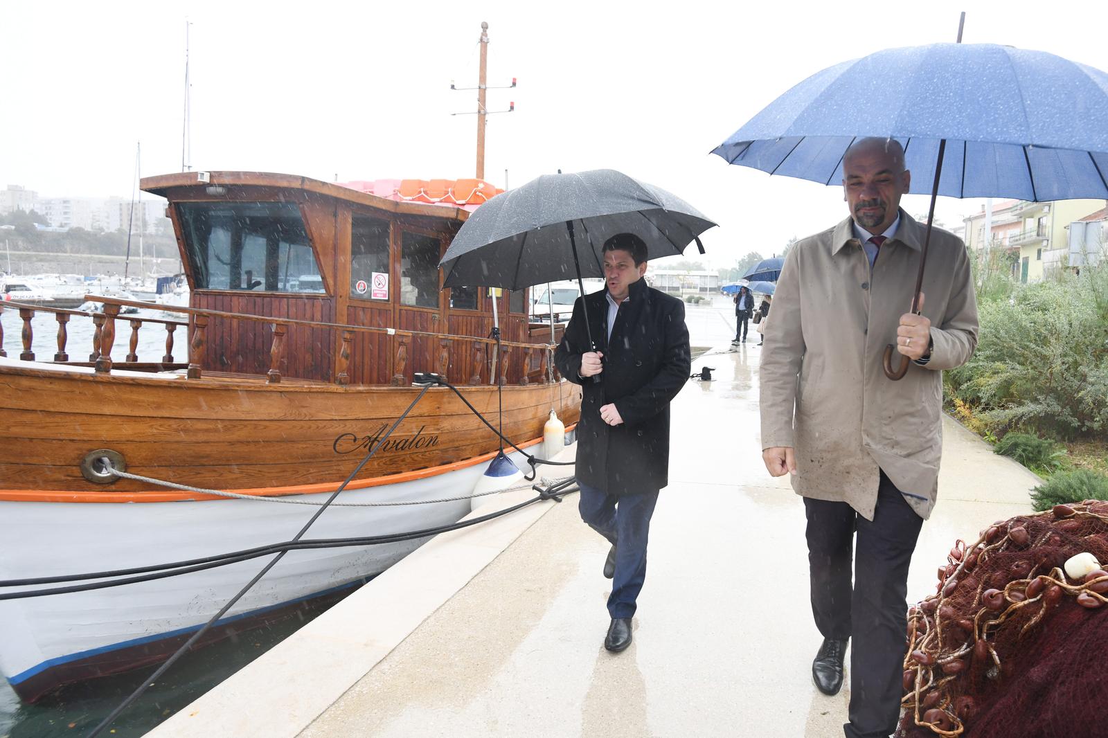 28.11.2023., Sibenik - Potpredsjednik Vlade Oleg Butkovic obisao je gradiliste luke otvorene za javni promet Sibenik uvala Vrnaza. Photo: Hrvoje Jelavic/PIXSELL