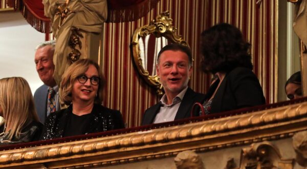 28.12.2023., Zagreb - Premijera dramske predstave "Pustolov pred vratima" Milana Begovica u Hrvatskom narodnom kazalistu. Sonja Jandrokovic, predsjednik Sabora Gordan Jandrokovic Photo: Zeljko Hladika/PIXSELL