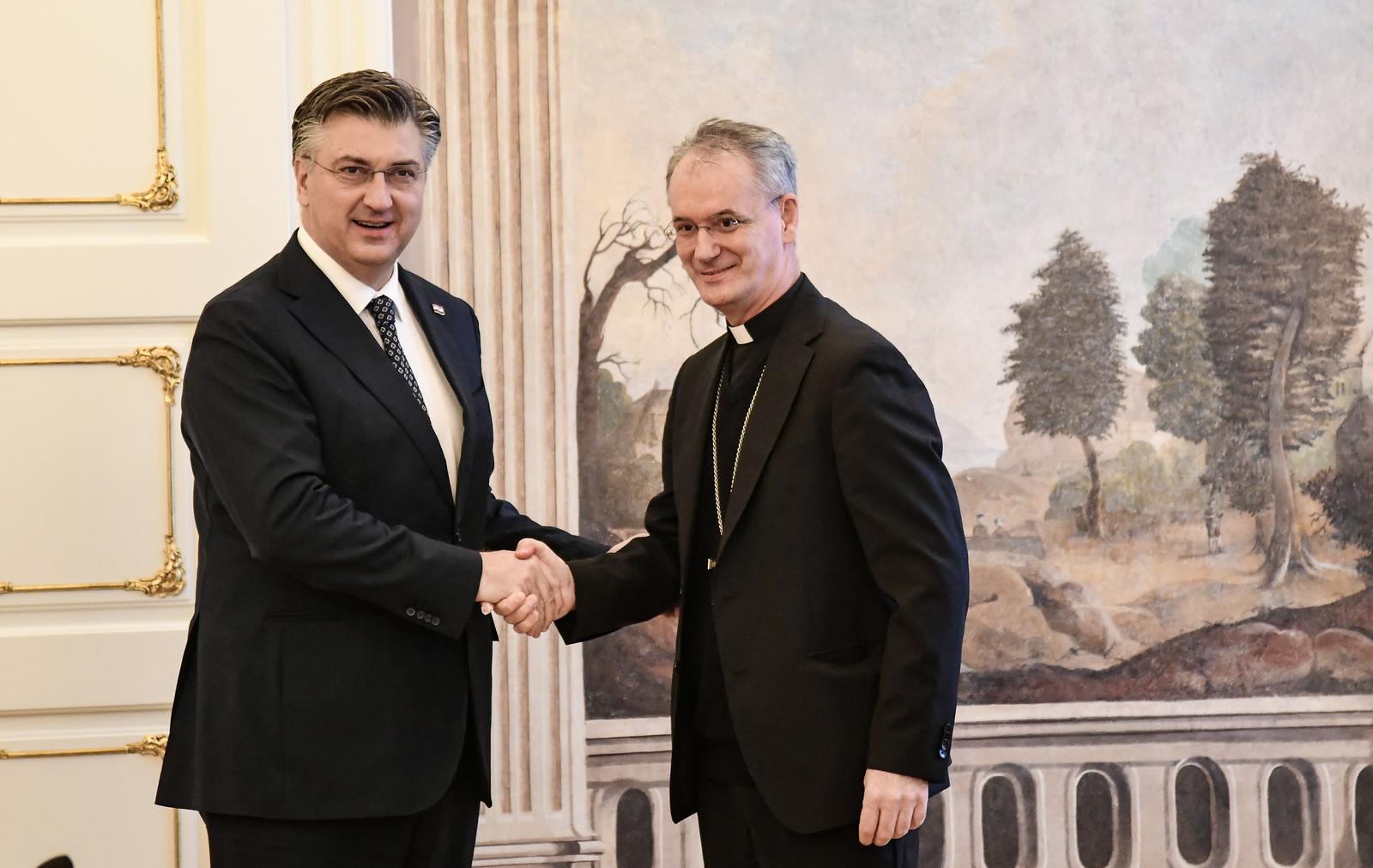 30.11.2023., Zagreb - U Banskim dovrima odrzan sastanak predsjednika Vlade RH Andreja Plenkovica s clanovima Stalnog vijeca Hrvatske biskupske konferencije. predsjednik Vlade RH Andrej Plenkovic, zagrebacki nadbiskup Drazen Kutlesa Photo: Josip Regovic/PIXSELL