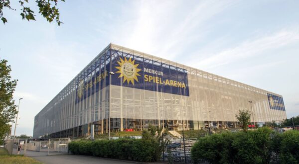 Merkur Spiel Arena General view of the Merkur Spiel-Arena in Düsseldorf, Germany on June 17, 2021. Merkur Spiel-Arena is the home stadium of the Bundesliga team Fortuna Düsseldorf. Previously this multi functional stadium was called Esprit Arena, LTU Arena and Düsseldorf Arena. This stadium was opened in 2004, designed by JSK Architekten.
