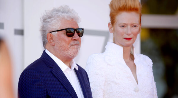 Pedro Almodovar und Tilda Swinton bei der Premiere des Kurzfilms The Human Voice auf der Biennale di Venezia 2020 / 77. Internationale Filmfestspiele von Venedig im Palazzo del Cinema. Venedig, 03.09.2020 *** Pedro Almodovar and Tilda Swinton at the premiere of the short film The Human Voice at the Biennale di Venezia 2020 77 Venice International Film Festival at the Palazzo del Cinema Venice, 03 09 2020 Foto:xD.xBedrosianx/xFuturexImage