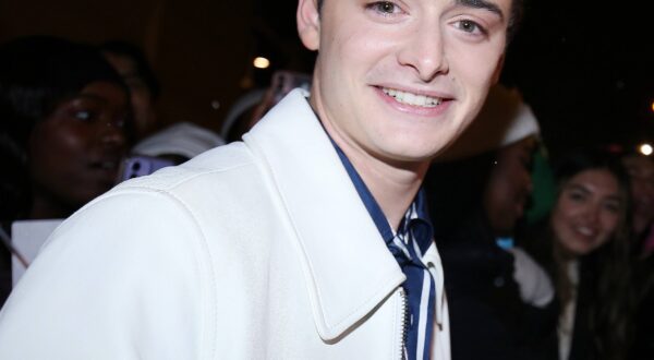 Defile AMI Homme en presence de Noah Schnapp CELEBRITIES: Defile AMI Homme- Paris - 19/01/2023 JonathanRebboah/Panoramic PUBLICATIONxNOTxINxFRAxITAxBEL PESRK24022012