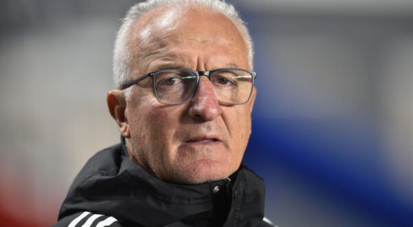 Coach Dorival Junior of Brazil's Sao Paulo looks on prior to a Copa Sudamericana round of 16 first leg soccer match against Argentina's San Lorenzo in Buenos Aires, Argentina, Thursday, Aug. 3, 2023. (AP Photo/Gustavo Garello)