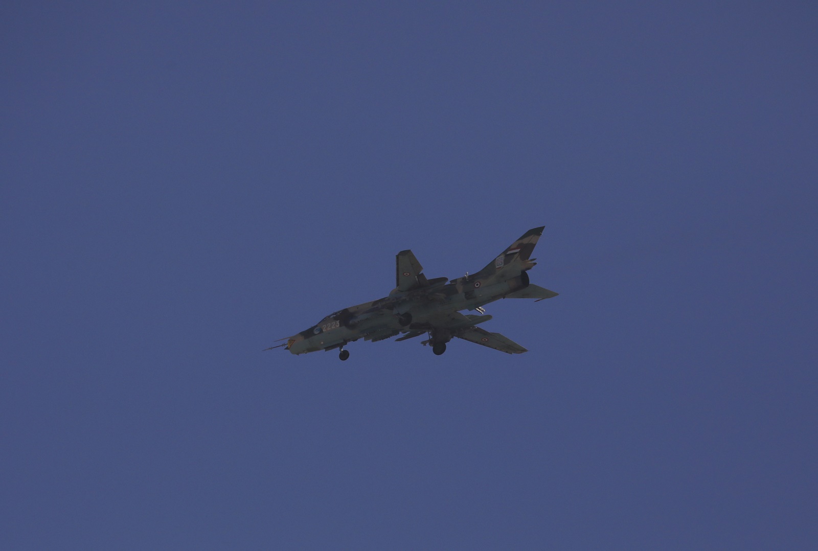 epa11058102 A Houthi-operated Sukhoi Su-22M4 aircraft flies over Sana'a, Yemen, 05 January 2024. The top Houthi leader, Abdul-Malik Al-Houthi, has vowed vengeance for the US Navy attack on three boats in the Red Sea on 31 December 2023, killing 10 Houthi fighters while trying to hijack the Danish container vessel Maersk Hangzhou. Yemen's Houthis have vowed to keep up attacks on Israeli-bound ships and prevent them from navigating in the Red Sea and the Bab al-Mandab Strait in retaliation for Israel's airstrikes on the Gaza Strip, according to Houthi military spokesman Yahya Sarea. The US Department of Defense announced on 18 December 2023, a multinational operation to safeguard trade and protect ships in the Red Sea amid the recent escalation in Houthi attacks originating from Yemen.  EPA/YAHYA ARHAB
