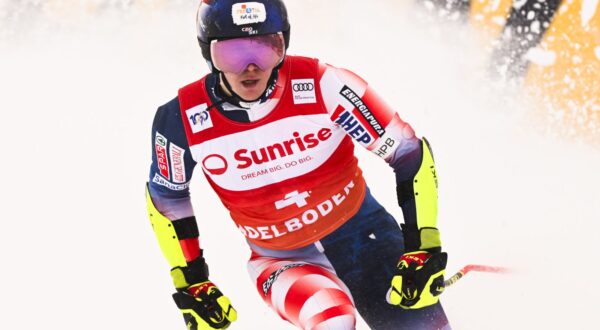 epa11060740 Filip Zubcic of Croatia reacts in the finish area during the second run of the Men's Giant Slalom race at the FIS Alpine Skiing World Cup in Adelboden, Switzerland, 06 January 2024.  EPA/ANTHONY ANEX