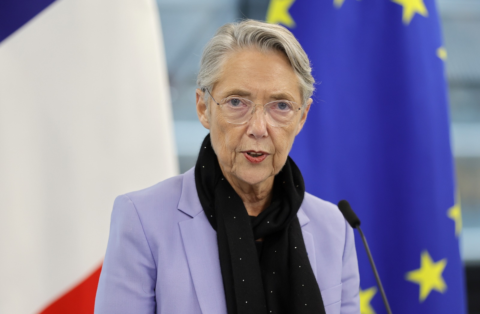 epa11064811 (FILE) - French Prime Minister Elisabeth Borne speaks during the inauguration of the Simone Veil building of European Parliament in Strasbourg, France, 21 November 2023 (reissued 08 January 2024). French Prime Minister Elisabeth Borne presented her resignation on 08 January 2024 to French President Emmanuel Macron, who accepted it, the French government announced in a statement.  EPA/RONALD WITTEK