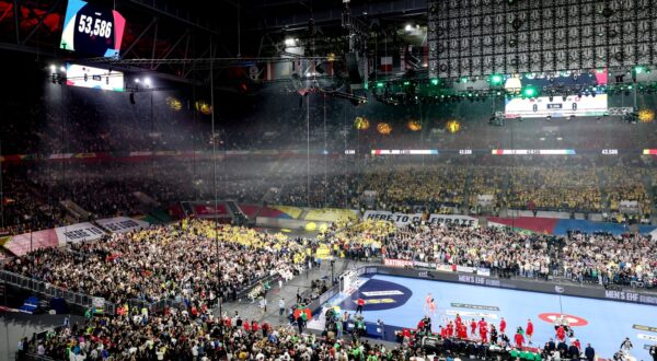 epa11068037 People attend the opening ceremony of the Men's EHF EURO 2024 Handball Championship in Duesseldorf, Germany, 10 January 2024.  EPA/Christopher Neundorf