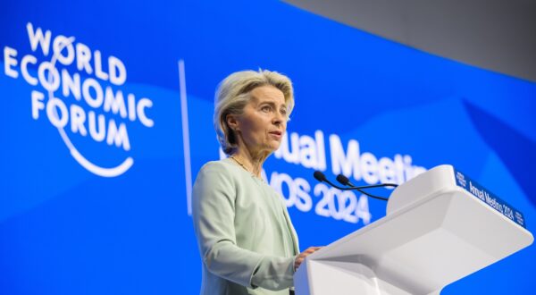epa11082197 Ursula von der Leyen, President of the European Commission, speaks during a plenary session in the Congress Hall at the 54th annual meeting of the World Economic Forum (WEF) in Davos, Switzerland, 16 January 2024. The meeting brings together entrepreneurs, scientists, corporate and political leaders in Davos under the topic 'Rebuilding Trust' from 15 to 19 January.  EPA/GIAN EHRENZELLER