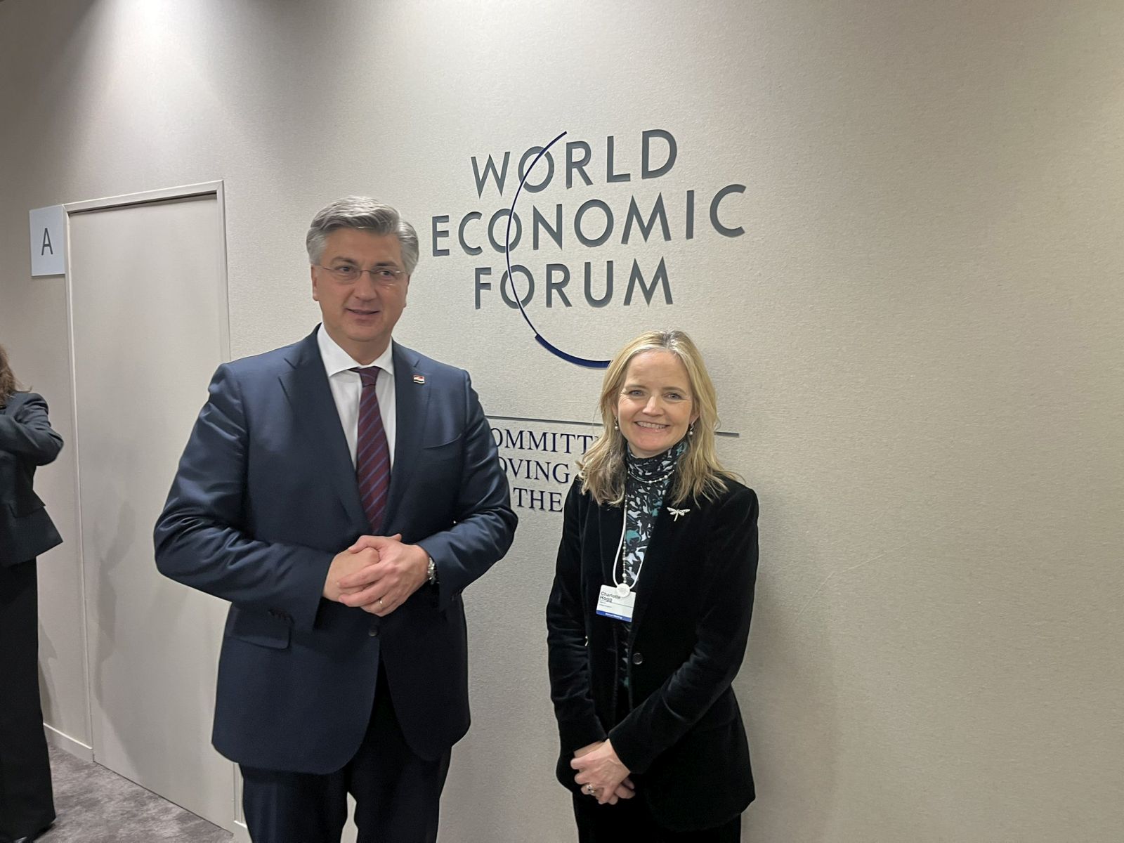 Davos, 17.1.2024.- Predsjednik Vlade RH Andrej Plenkoviæ sudjelovao je na Svjetskom ekonomskom forumu u Davosu. Na slici Andrej Plenkoviæ i Charlotte Hogg. 
foto HINA/ Vlada RH/ ua