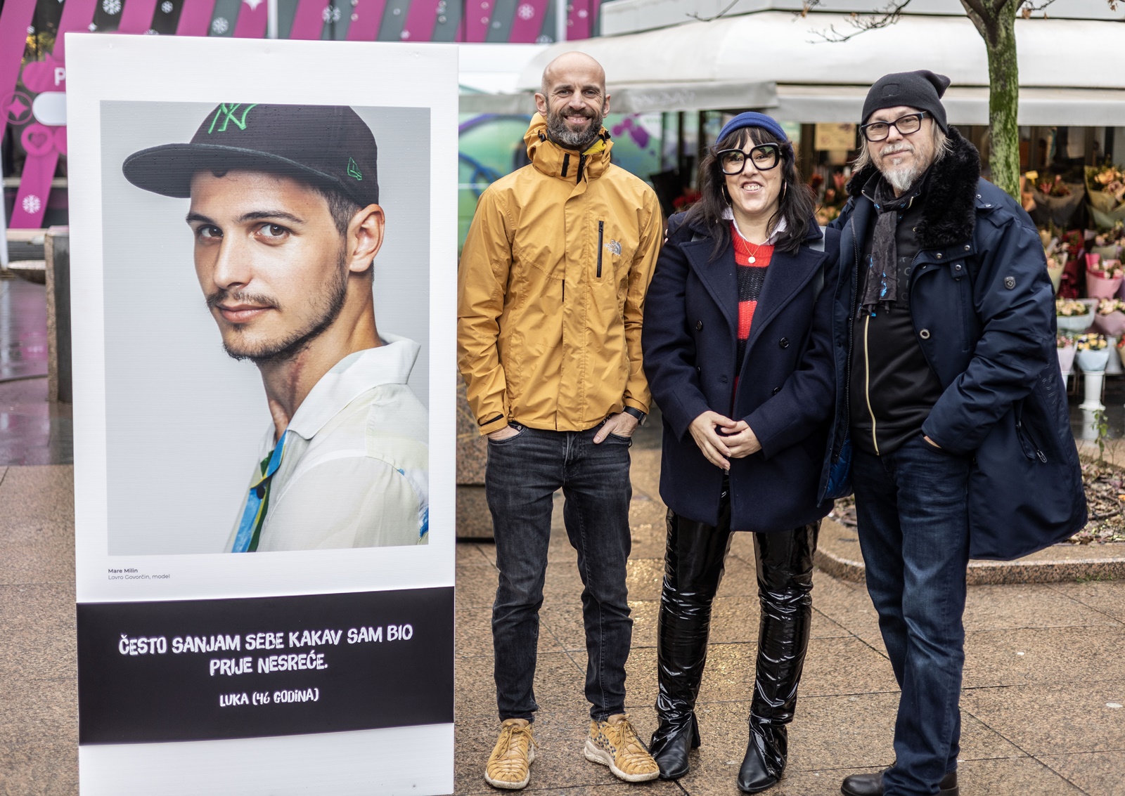 Zagreb, 18.1.2024 -  Izložba fotografija Mare Milin (S), Stanka Hercega (D) i Sanjina Kaštelana (L)  "Tu smo" otvorena je na Trgu Petra Preradovića.
Foto Hina/ Dario GRZELJ/ dag