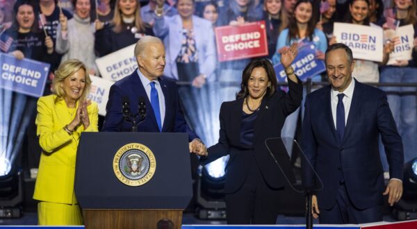 epa11099801 US President Joe Biden (C-L), along with First Lady Jill Biden (L), Vice President Kamala Harris (C-R), and First Gentleman Douglas Emhoff (R), celebrate at a campaign rally for abortion rights at George Mason University in Manassas, Virginia, USA, 23 January 2024. The rally comes one day after the 51st anniversary of the Supreme Court's Roe v. Wade decision, which the high justices overturned in 2022.  EPA/JIM LO SCALZO
