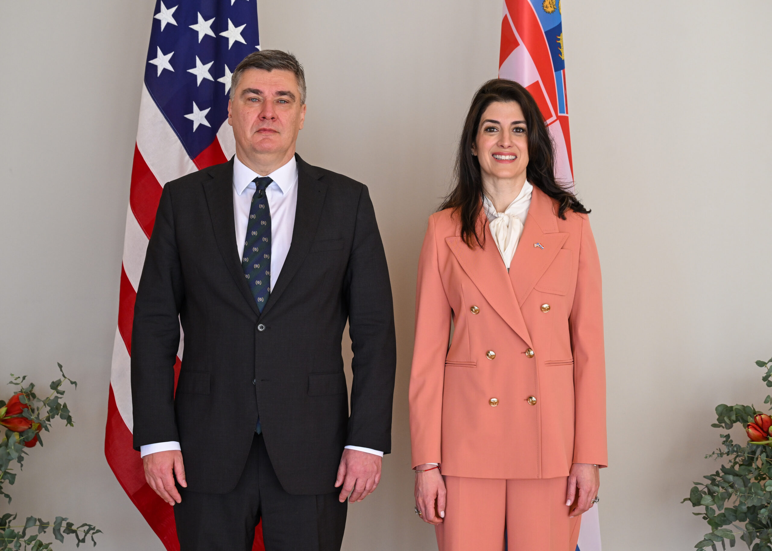 Zagreb, 25.01.2024. - Nova američka veleposlanica u Hrvatskoj Nathalie Rayes u četvrtak je predala vjerodajnice predsjedniku države Zoranu Milanoviću, objavljeno je s Pantovčaka. Na fotografiji Zoran Milanović, Nathalie Rayes. foto HINA/ Ured predsjednika Republike Hrvatske/ Marko Beljan/ ml