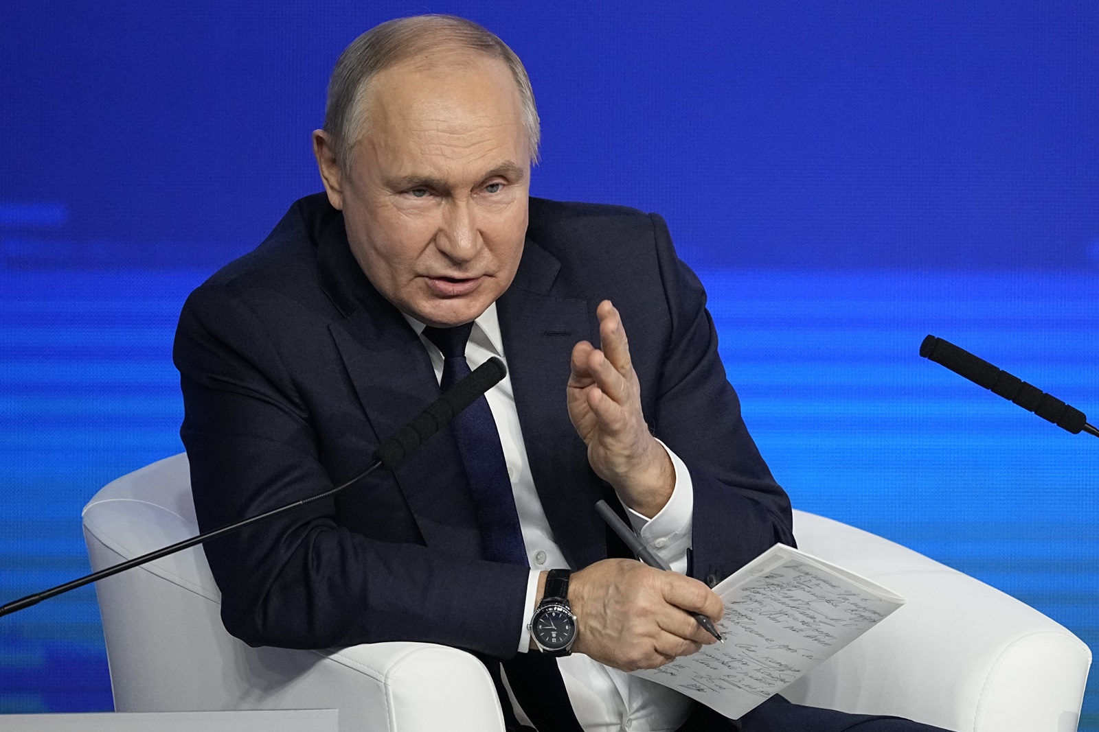 epa11116075 Russian President Vladimir Putin speaks at a meeting with his election campaign activists in Moscow, Russia, 31 January 2024. The Russian presidential elections will be held from 15 to 17 March 2024.  EPA/ALEXANDER ZEMLIANICHENKO / POOL